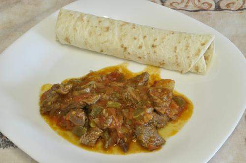 Dušené kostky z roštěnce s rajčaty – Snadné recept z Mexiko kuchyně, hotový za 45 - 60 minut